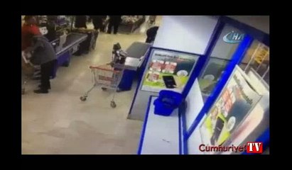 Başkent'te feci kaza: Otomobil marketin içine daldı