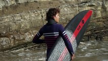 Adrénaline - Surf : Du gros surf dans le pays Basque pendant la tempête Carmen