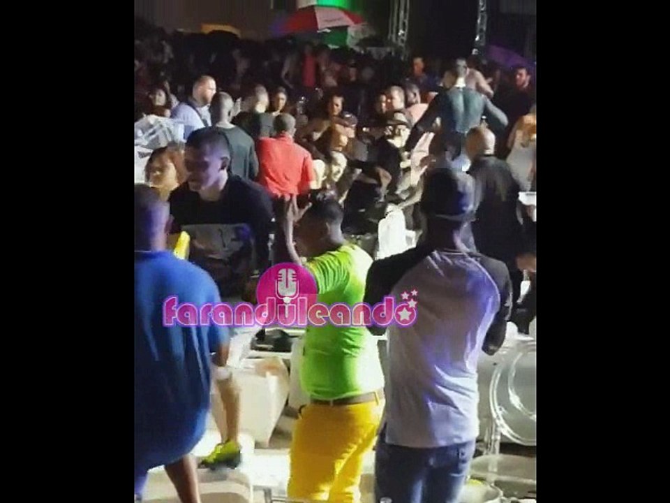 Lo que provoco que el concierto de Bad Bunny y Ozuna terminara a tiros y sillazos.