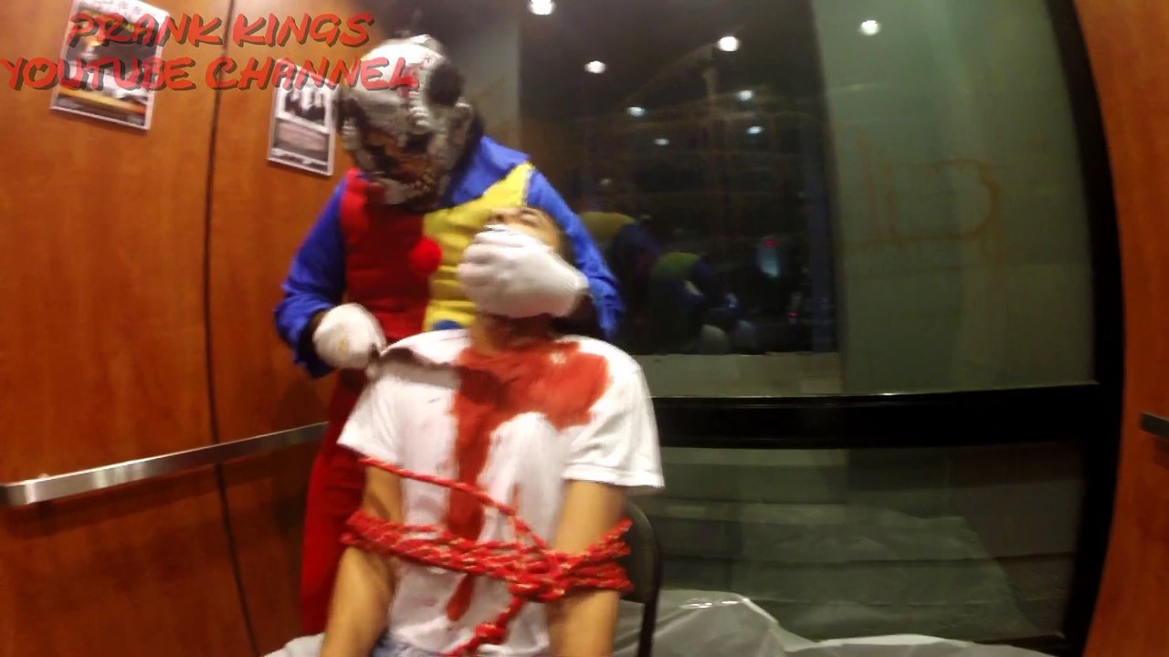 Killer Clown Slitting Throats Elevator Prank (Prank Kings)