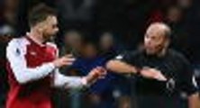Wenger worried by 'coincidence' of referees' decisions against Arsenal