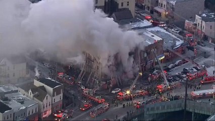 Bronx acorda com mais um incêndio de grandes dimensões