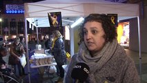 La coordinadora de l'ANC d'Osona, Jess Carol, parla de la iniciativa dels fanalets amb el llaç groc