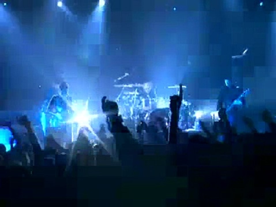 Muse - Hysteria, La Riviera, Madrid, Spain  11/14/2003