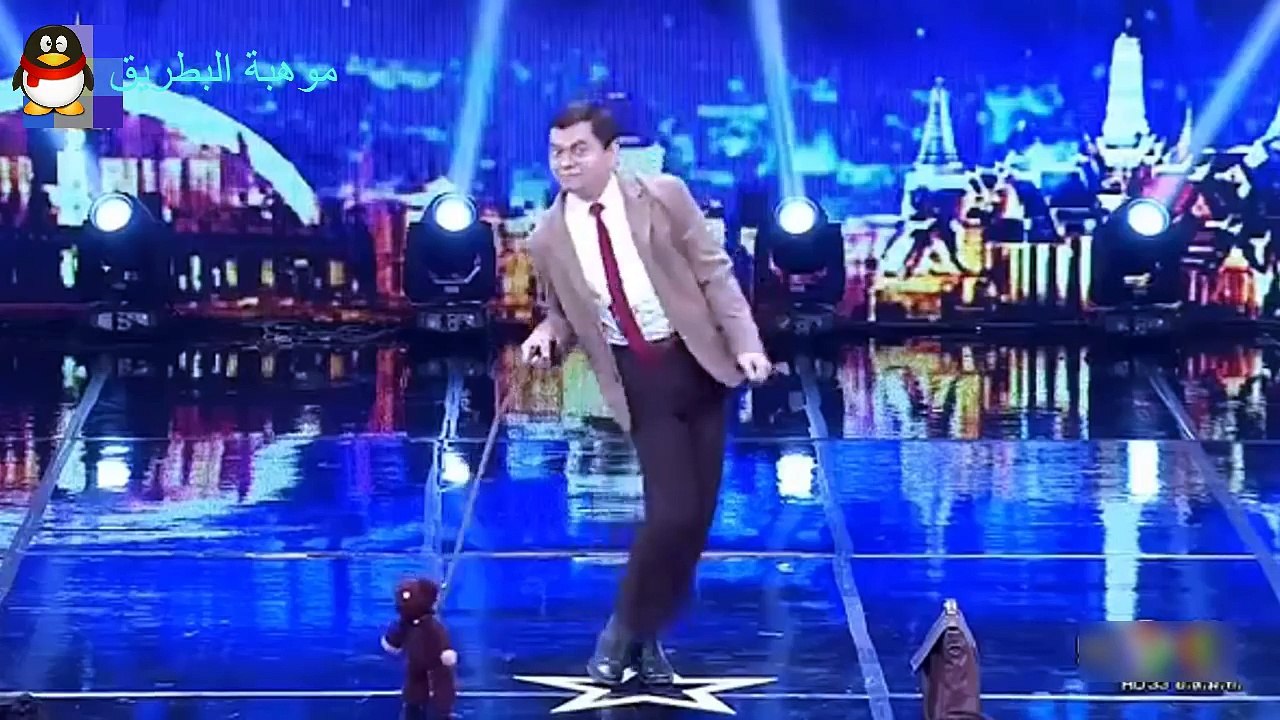 رجل يقلد( مستر بين) يذهب الى برنامج المواهب التايلندي انهبلوا عليه !مترجم