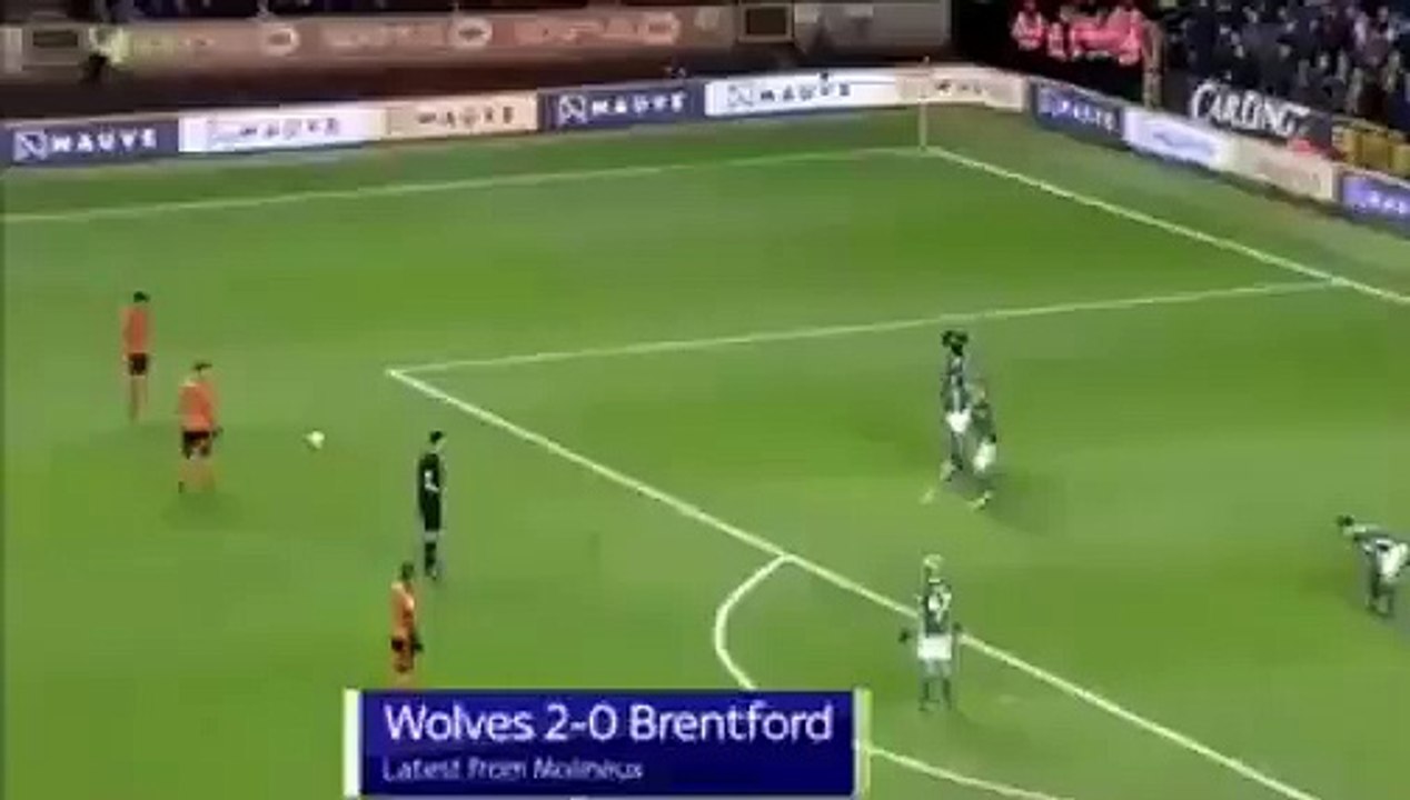 Neves Wonderful Free Kick GOAL | Wolves 1-0 Brentford - 02/01/2017 EFL Championship