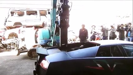 300 Bin Dolarlık Lamborghini'yi Parçaladılar
