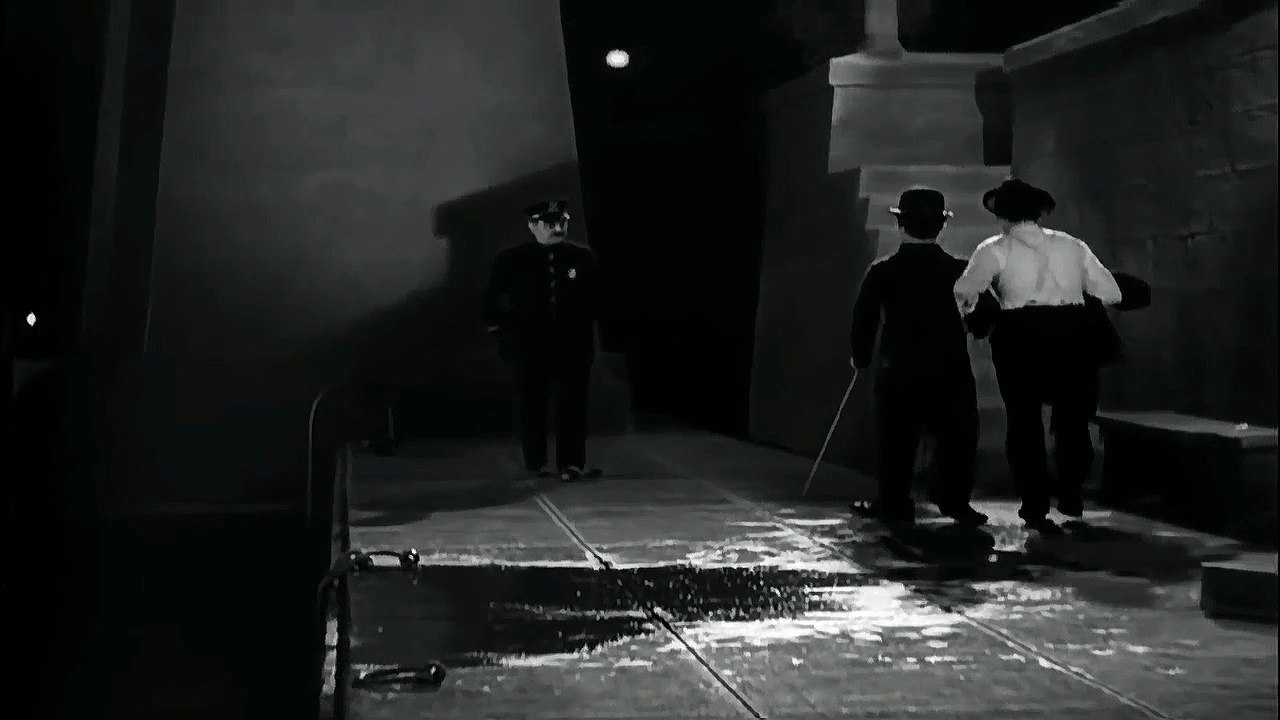 צרלי צפלין אורות הכרך 1