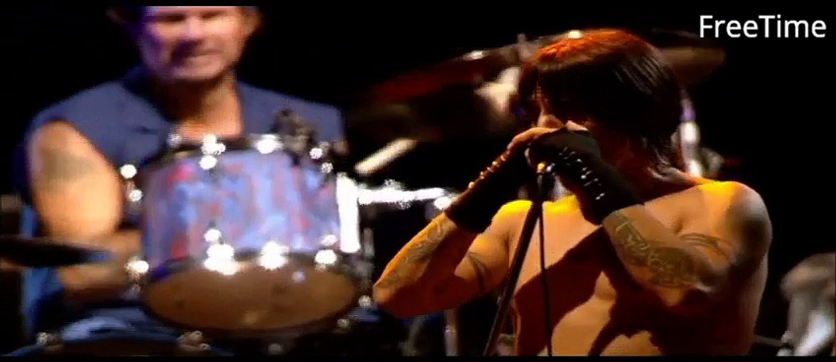 Red Hot Chili Peppers - Californication LIVE Slane Castle 2003