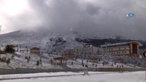 Bu Yıl Kışın Gelmediği Sivas'ta, Yıldız Dağı Kayak Sezonunu Açamadı