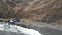 Peru'da Otobüs Uçuruma Devrildi : En Az 48 Ölü