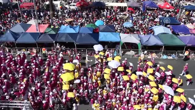 Güney Afrika'da İkinci Yılbaşı Binlerce Kişinin Katılımıyla Kutlandı - Cape