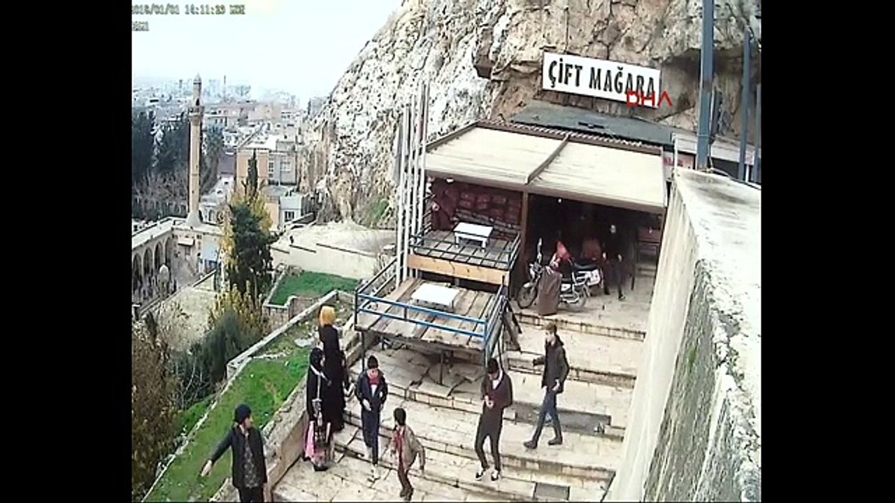 Kalede fotoğraf çektirirken düşerek hayatını kaybetti