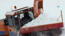 Kar ve tipi Doğu Anadolu’da 400’e yakın köy yolunu ulaşıma kapattı