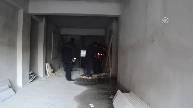 Asansör Boşluğuna Düşen Köpeği İtfaiye Ekibi Kurtardı - Ağrı