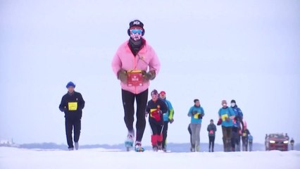 En Chine, ils courent un marathon sur une rivière gelée