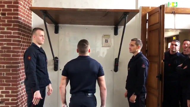 Gérard Collomb s'adresse sur Twitter à Christophe Barbier après son poirier fait en direct sur BFMTV