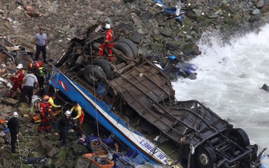 Au moins 48 morts dans un accident de la route au Pérou