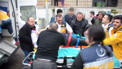 Hasta taşıyan ambulans trafik sıkışınca ters yöne girdi: 5 yaralı