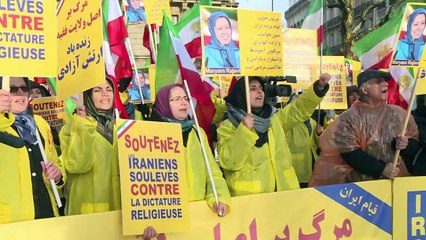 Iran: manifestation à Paris des Moudjahidine du peuple