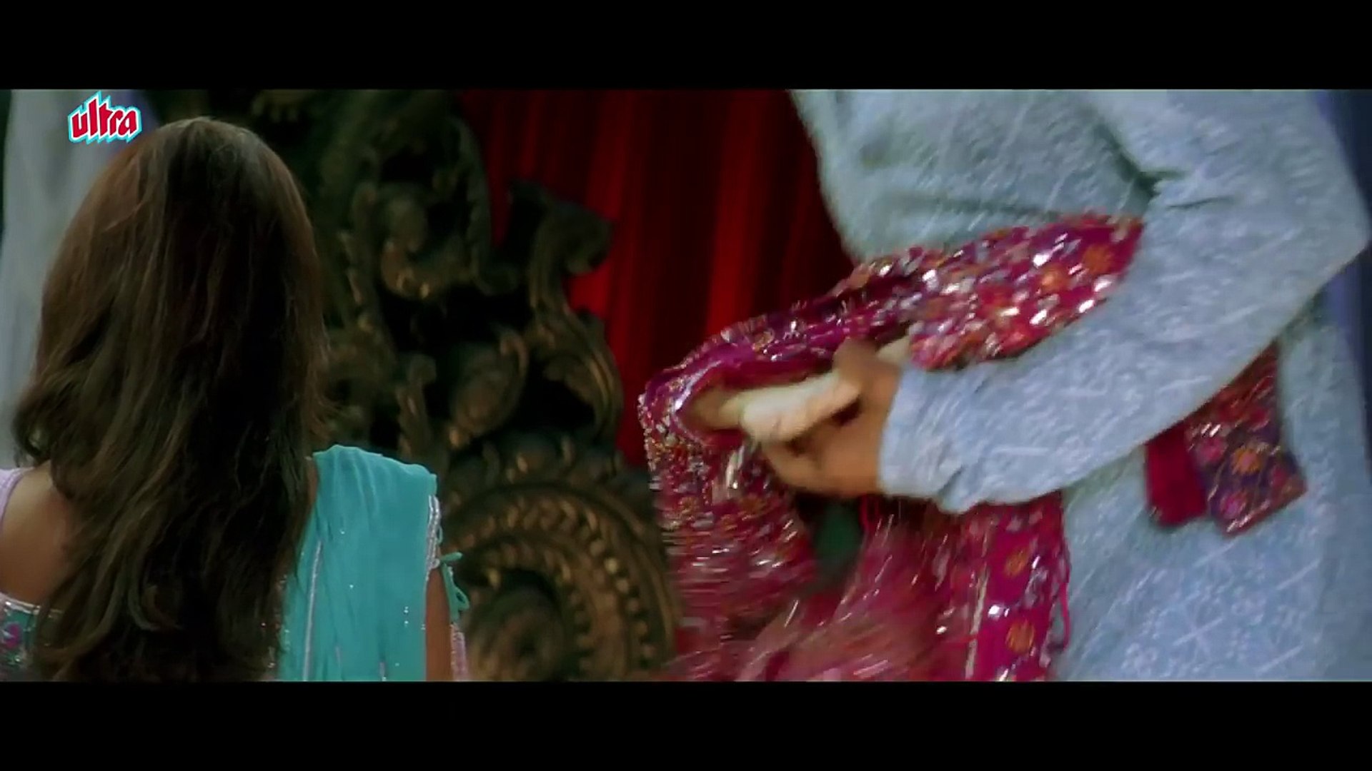 Priyanka Chopra Ka Suhag Rat Xxx - Priyanka Chopra & Akshay Kumar Kissing Scene - Bollywood Movie - Waqt - The  Race Against Time - video Dailymotion