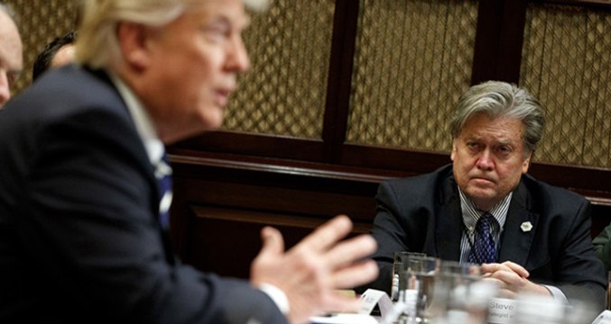 Trump'tan Eski Baş Stratejistine Sert Sözler: Aklını da Kaybetmiş!