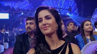 Deepika Padukone Swag Se Swagat katrina Ranbir claps at Zee Cine Awards