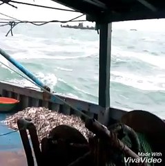 மீண்டும் இலங்கை கடற்படை அட்டூழியம்-வீடியோ