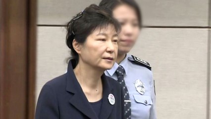 [속보] 박근혜 前 대통령, 국정원 상납금으로 '기치료' / YTN