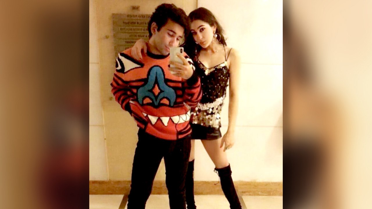 Sara Ali Khan Alongwith Boyfriend At Kareena Kapoor And Saif Ali Khan's Christmas Party