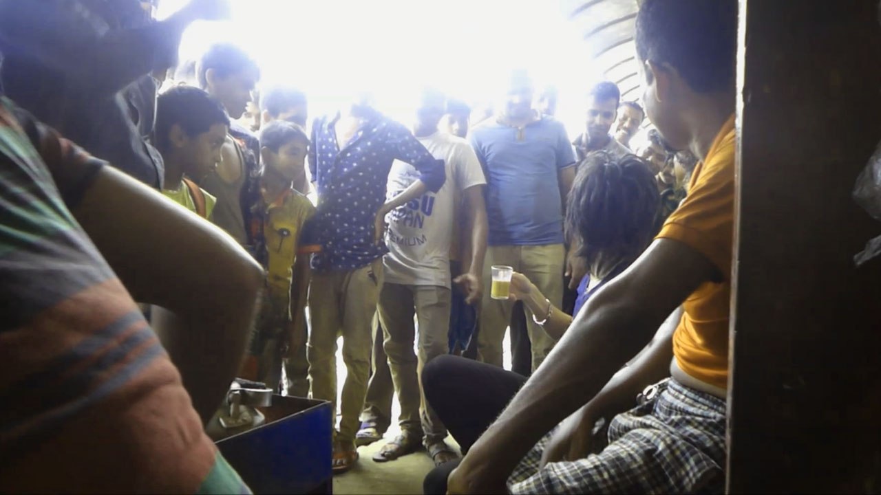 バングラデシュ旅行,Bangladesh Travel,ダッカでチャー,バングラデシュ人に囲まれる