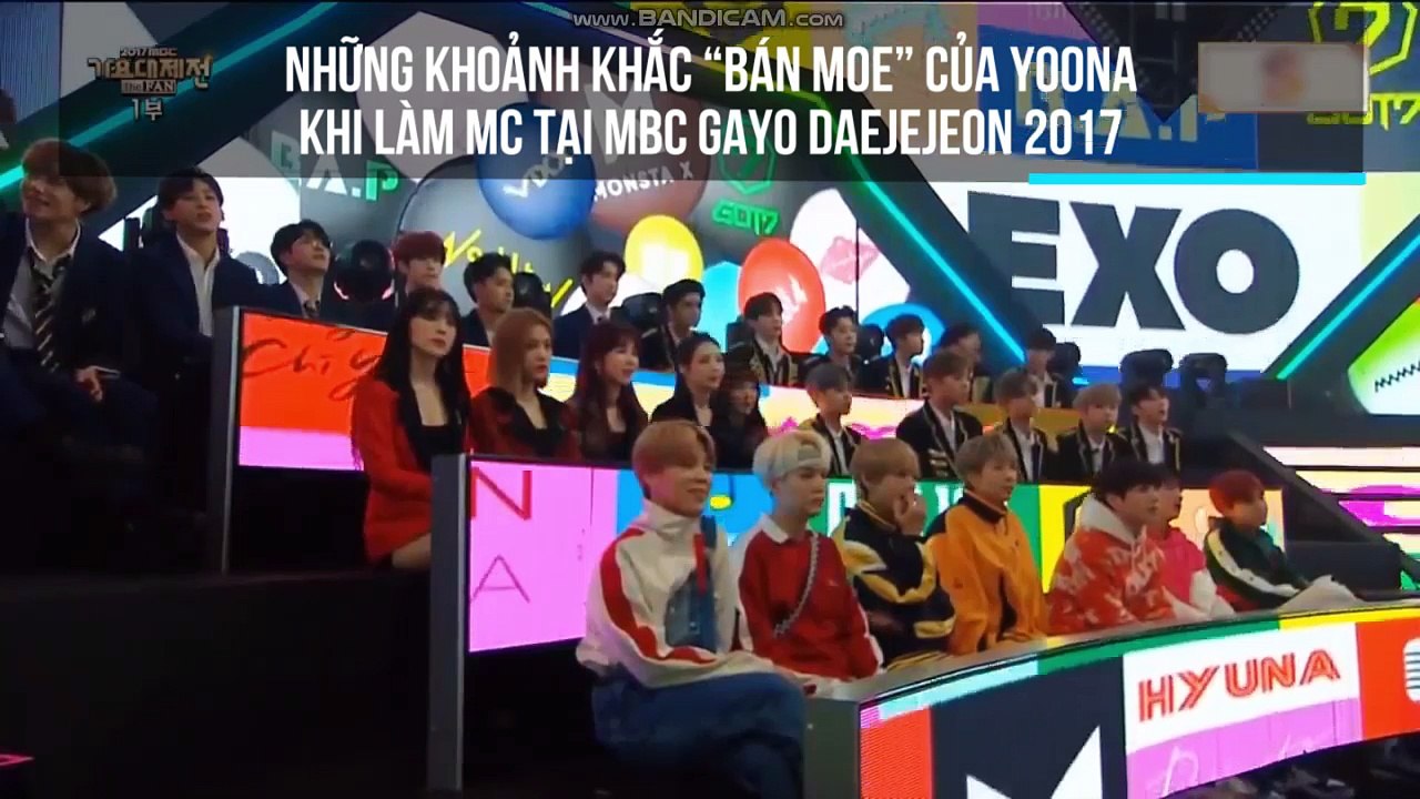 Những khoảnh khắc “bán moe” của Yoona khi làm MC tại MBC Gayo Daejejeon 2017