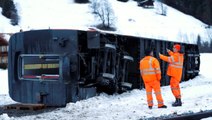 Ölümcül Fırtınalar Avrupa'da Üç Can Aldı, Trenin Raylardan Çıkmasına Neden Oldu