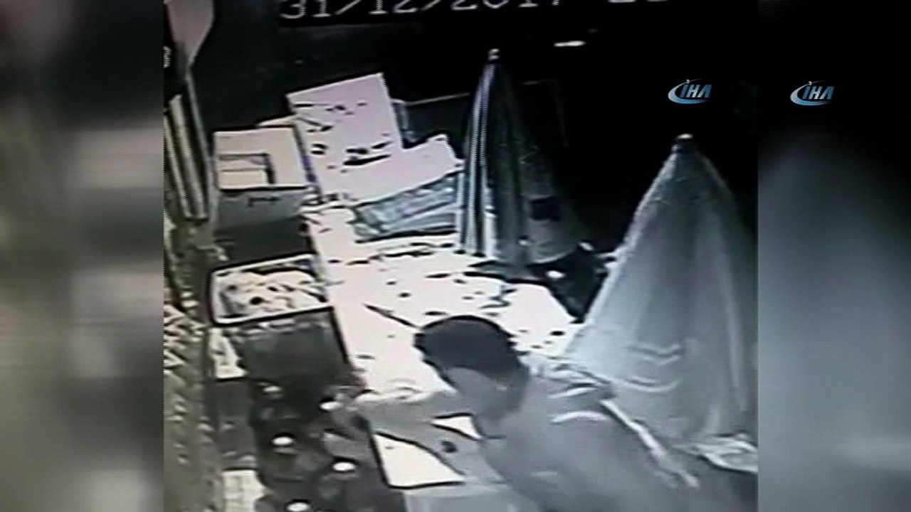 Ümraniye'de kediyi boğarak öldüren cani kamerada