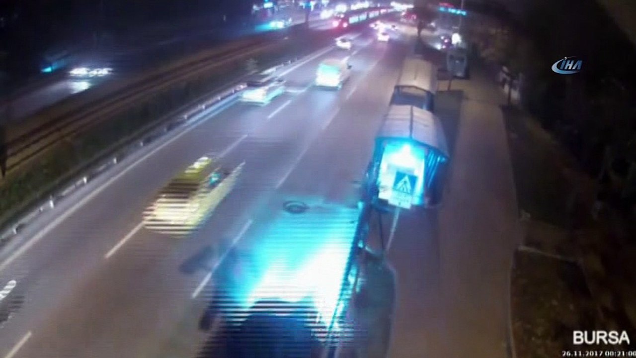 Bursa'da facia böyle teğet geçti