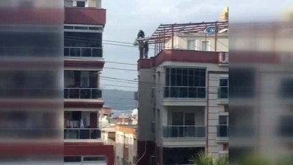 Metrelerce Yükseklikte Ölüme Meydan Okuyan İşçiler Kamerada