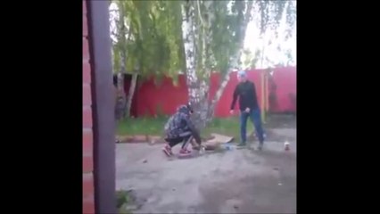 Il fait exploser une bouche d'égout avec une bouteille de liquide inflammable