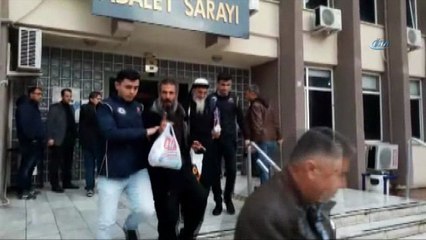 Tutuklanan DEAŞ üyelerinden gazetecilerin sorusuna ilginç cevap:  “Allah’ın kulu olduğumuz için tutuklandık”