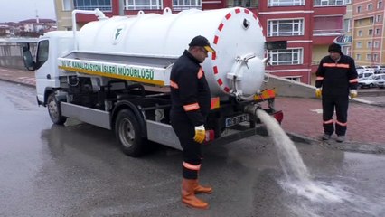 Sağanak yağış evi sular altında bıraktı