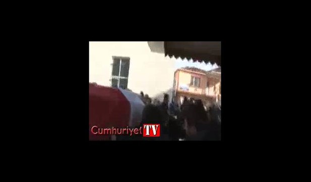 Babaları tarafından öldürülen iki kardeşe en acı veda