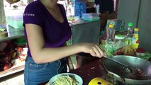 Beautiful Girl fried frog with ginger-khmer food recipe-girl cooking,Khmer Traditional food