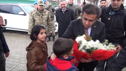 Vali Güzeloğlu, Lice’de