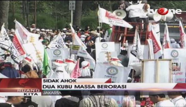Dua Kubu Pro-Kontra Ahok Berunjuk Rasa di Sidang Ahok