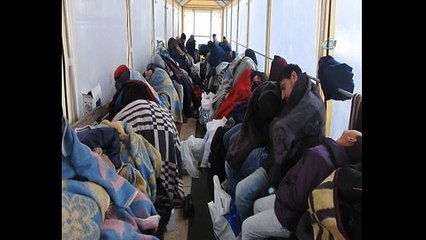 İzmir'de 57 kaçak göçmen yakalandı