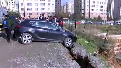 Ataşehir'de İstinat Duvarının Çökme Anı Kameralara Yansıdı