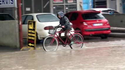 Adana’da Yağmur Su Baskınlarına Neden Oldu