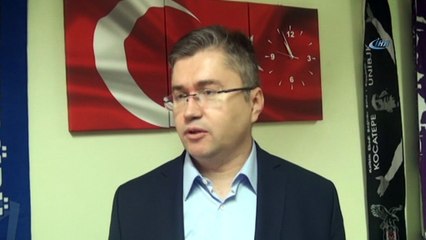 Konserde toplanan mavi kapaklarla alınan tekerlekli sandalyeler ihtiyaç sahiplerine gönderildi