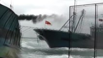 나포 어선 뺏으러 돌진 中어선에 실탄 발사 / YTN