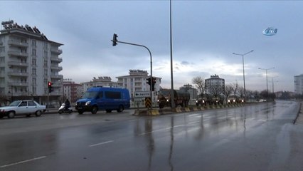 Gaziantep'ten çıkan askeri konvoy, Kilis'e ulaştı