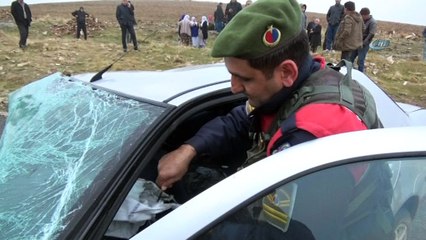 Öğrenci servisi ile otomobil çarpıştı: 1 ölü, 15 yaralı